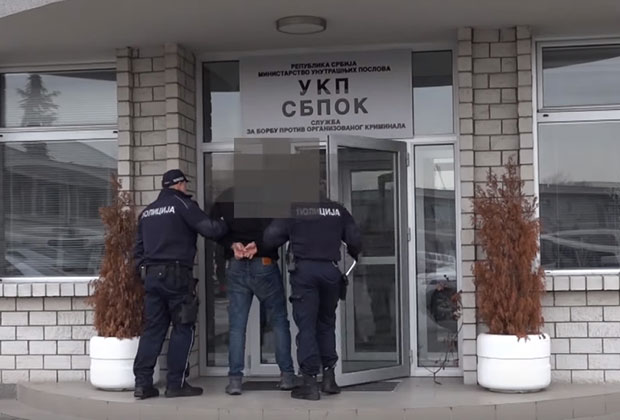 Полицијски инспектор пао са 21 кг дроге!